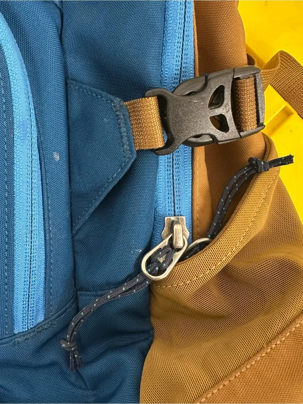 Patagonia Chacabuco 32L Hiking Backpack Big Sur Blue Fits Max 15